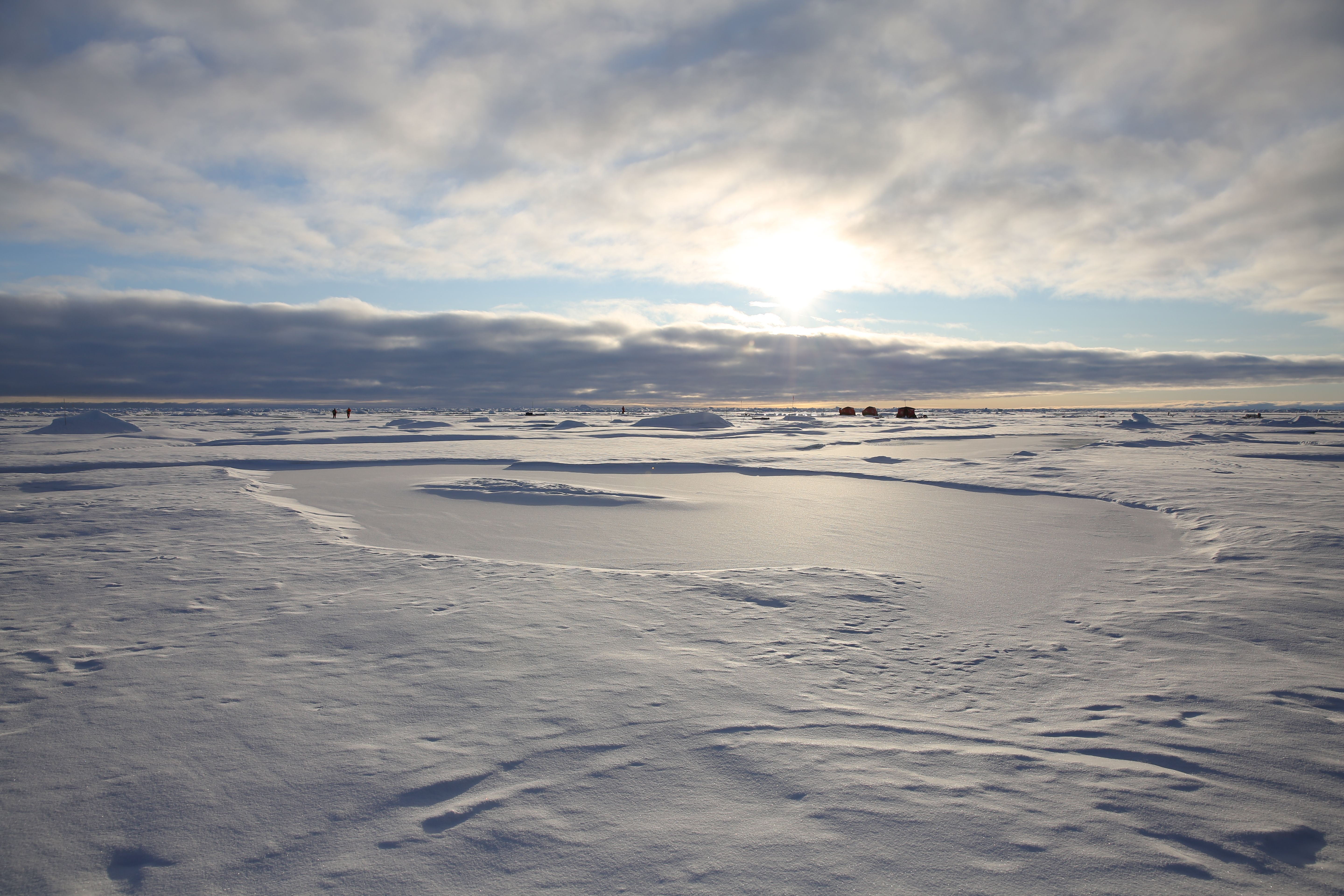 The first sunset is going to come soon at the MOSAiC floe at 88 °4 'N. 