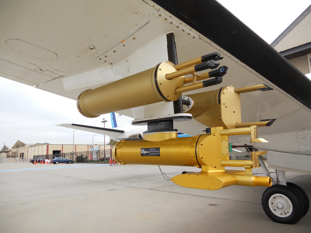 Probes mounted under ARM Gulfstream-159 aircraft wing