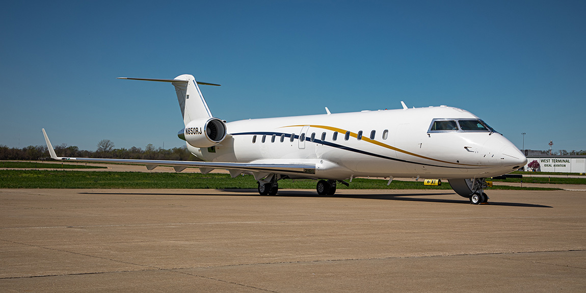 Bombardier Challenger 850 regional jet