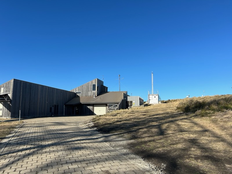 The guest Aerosol Observing System is installed next to the Kennaook/Cape Grim Baseline Air Pollution Station.