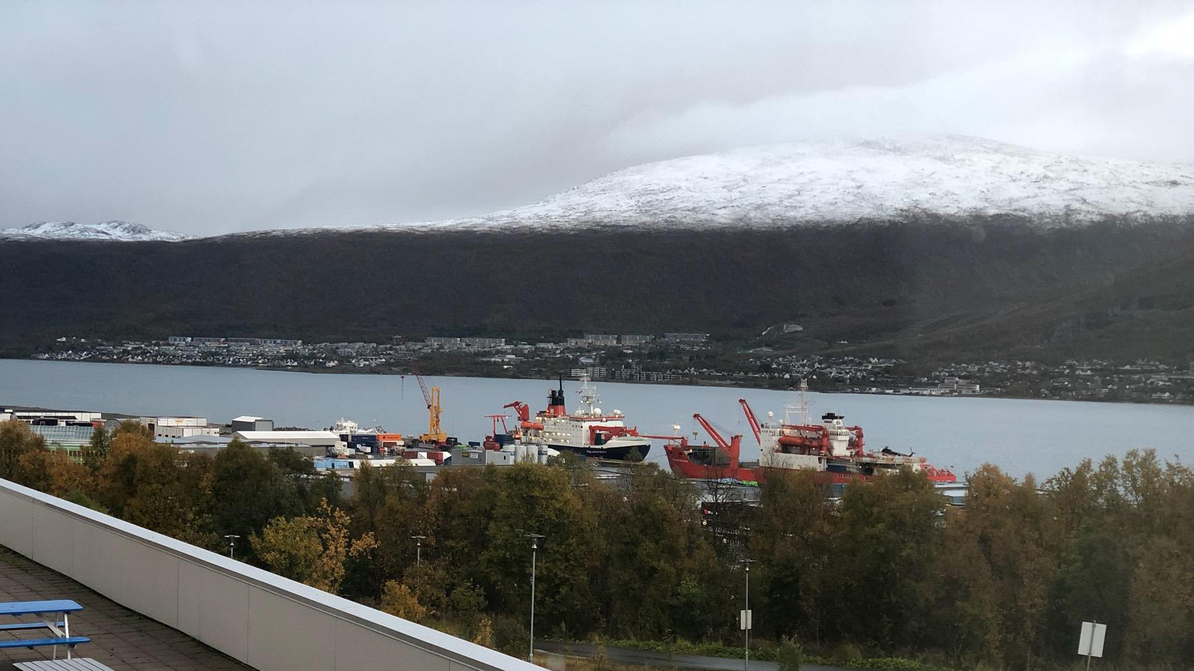 The R/V Polarstern sits in a Norwegian port.